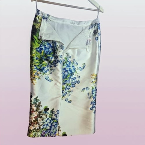 White Lotus Vibes! Floral Print Women's Skirt - Picture 4 of 5